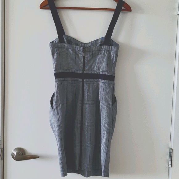 BEBE plaid dress with pockets size XS - Picture 3 of 4